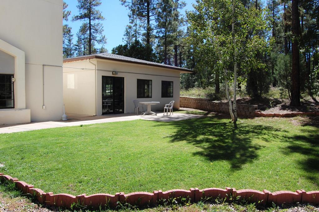 Super 8 By Wyndham Show Low Bagian luar foto